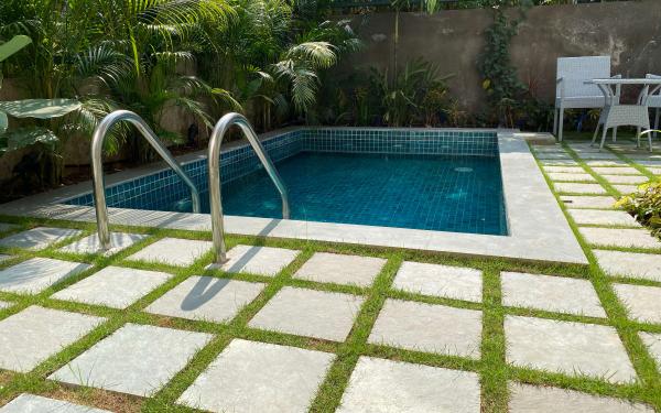 Private pool